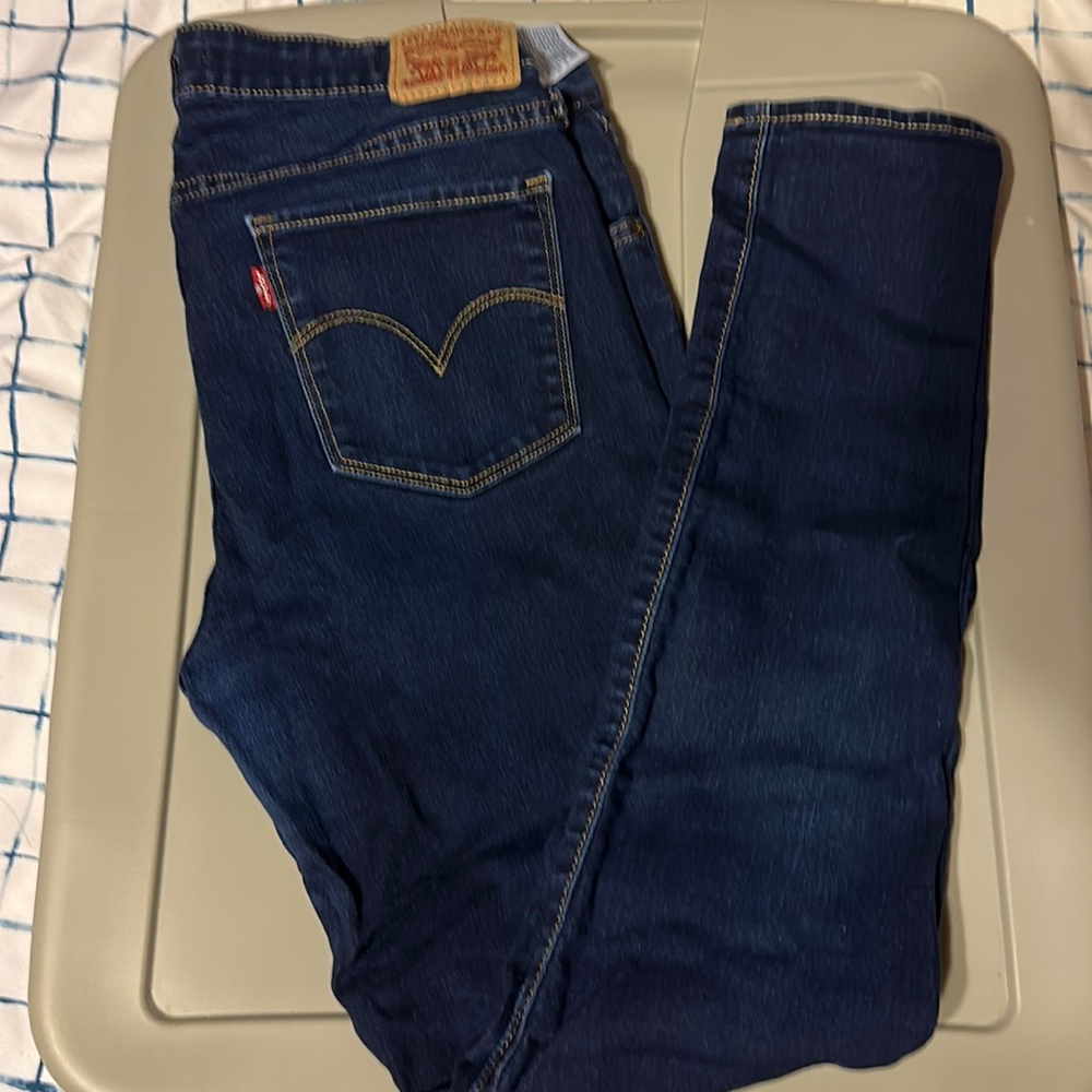 Levi’s Dark Wash Jeans